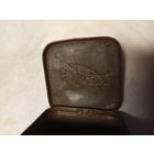 Коробка банка от конфет с проштампованной надписью на крышке E.Mezits, Латвия, 1920-30гг