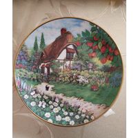 Коллекционная декоративная тарелка Lilliput Lane Franklin Mint, Англия."коттедж бабушки Смитс," 21 см