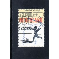 Нидерланды.Ми-1369.Мальчик с мячем. Серия: 100 лет Королевскому Нидерландскому футболу.1989.