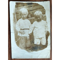 Фото двух детей. До 1917? 9х13 см