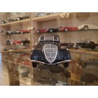 Модель 1:18 Peugeot 402 Eclipse.