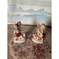 Статуэтка Девочка и Мальчик с цветами и собачкой Германия винтаж