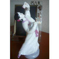 Фарфорофая статуэтка "Китаянка с цветком", старфй Китай.