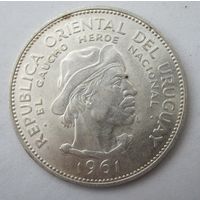 Уругвай 10 песо 1961, серебро    .32-399