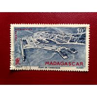 Французская колония Мадагаскар. Морская гавань.