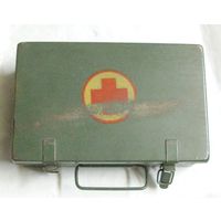 Ящик металлический переносной для медицинской аптечки