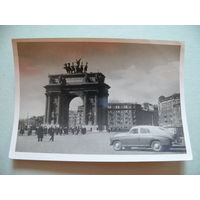 Ленинград. Нарвские ворота, 1955, подписана (открытое письмо).