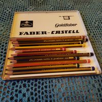 Карандаши винтажные акварельные " Goldfaber" Германия. 12 шт. В металлической коробке. Раритет. 18х10 см.