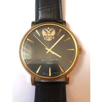 Большие красивые часы Михаил Москвин,Россия Углич,на ходу,новая батарейка,с рубля