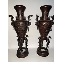 Старинные парные бронзовые вазы. 19 век.