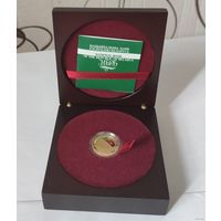 Футляр из дерева с одним ложементом для монет диаметром 26 мм. с тесьмой и карманом для сертификата, цвет вишня