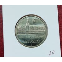 Германия - ГДР 5 марок, 1984 Старая Ратуша в Лейпциге. Монета в холдере!