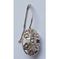 Серьга серебро,  Яблоневый цвет, размер декора 1,6 см, длина серьги 3,1 см. Одна штука