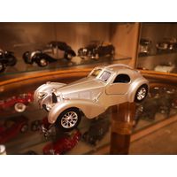 Модель 1:24 Bugatti Atlantic 1937 Bburago