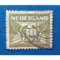 Нидерланды Стандарт Летящий голубь