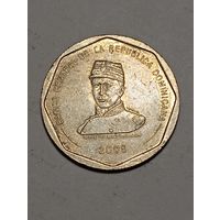 Доминиканская республика 25 песо 2005 года