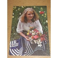 Календарик 1989 Эстония. Девушка с цветами