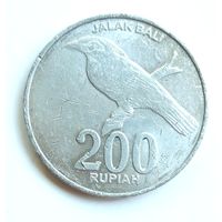 Индонезия. 200 рупий 2003 г.