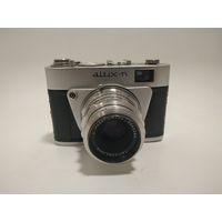 Фотоаппарат Pentacon Altix-N с объективом Carl Zeiss Tessar 2.8/50