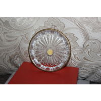 Стеклянная тарелочка, пепельница, с металлической окантовкой, диаметр 11.5 см.