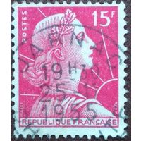 Франция 1955 г.Марианна де Мюллер.Стандарт. Марка из серии