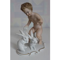 Фарфоровая статуэтка Мальчик Путти с кроликами. WALLENDORF. Германия