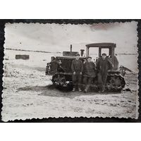 Трактористы. Фото 1960-х. 8.5х11.5 см