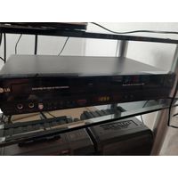 DVD-Рекордер/Видеомагритофон LG DVRK789.