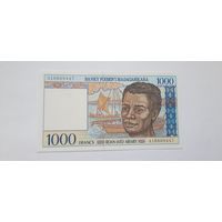 Мадагаскар 1000 франков 1994 года UNC