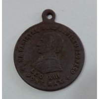 Медальон католический 20-30-е годы. Диаметр 1.4 см.