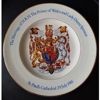 Коллекционная памятная тарелка Свадьба Принц Уэльский Чарльз Леди Диана Спенсер 1981