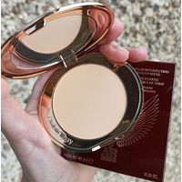 Компактная пудра Charlotte Tilbury Airbrush Flawless Finish Complexion perfecting micro powder 8 gr в оттенке 2 Medium