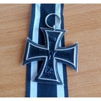 Железный крест... Первая мировая.. Оригинал.. Серебро - Железо.. Клеймо на кольце,.. Лента новодел..