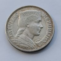 Набор 1+2+5 лат (Латвия). Серебро 835. Монеты не чищены, в хорошем состоянии. Снижение стоимости.