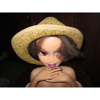 Шляпа соломенная женская.