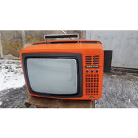 Телевизор цветной малогабаритный SILELIS 32TC410Д 1981г.