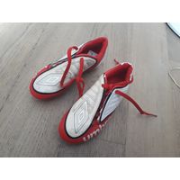 Фирменные бутсы Umbro, размер 31