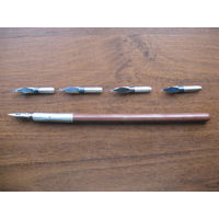 Старая перьевая ручка с перьями 2