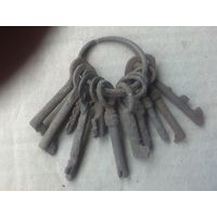 3. Ключи старинные (цена за всё)