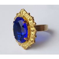 Кольцо крупное,  перстень. Синий кристалл. Размер 17,5. Верх 2,7 см на 2,3 см
