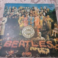 BEATLES - 1967 - КЛУБ ОДИНОКИХ СЕРДЕЦ СЕРЖАНТА ПЕППЕРА (RUSSIA) LP