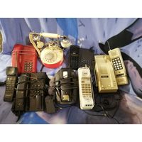 Коллекция старых телефонов