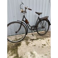 Ещё один женский велосипед ЛВЗ-более ранний-1948-1955-см.латунную эмблему! Задний обод с маслёнкой,тормозной рычаг рожковый.