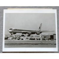Рекламная фотография с авиасалона - самолёт Douglas DC-8 Super 70s Ле Бурже 1983 год ( черно-белая реальная фотография  )