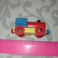 Паровозик деревянный, вагончик , винтажная деревянная игрушка. Поезд.