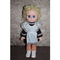Кукла-школьница, высота 35 см., времён СССР, глаза закрываются.