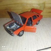 Винтаж.Volkswagen Passat.Schuco.Германия..1:43.