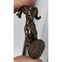 Горный козел, баран статуэтка - миниатюра Металл
