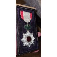 Орден медаль  знак  серебро эмаль  Япония 1939-1945 год Оригинал .