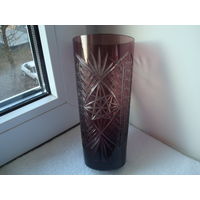 Марганцевая хрустальная ваза высотой 20см, 50-60-ые год. Винтаж.